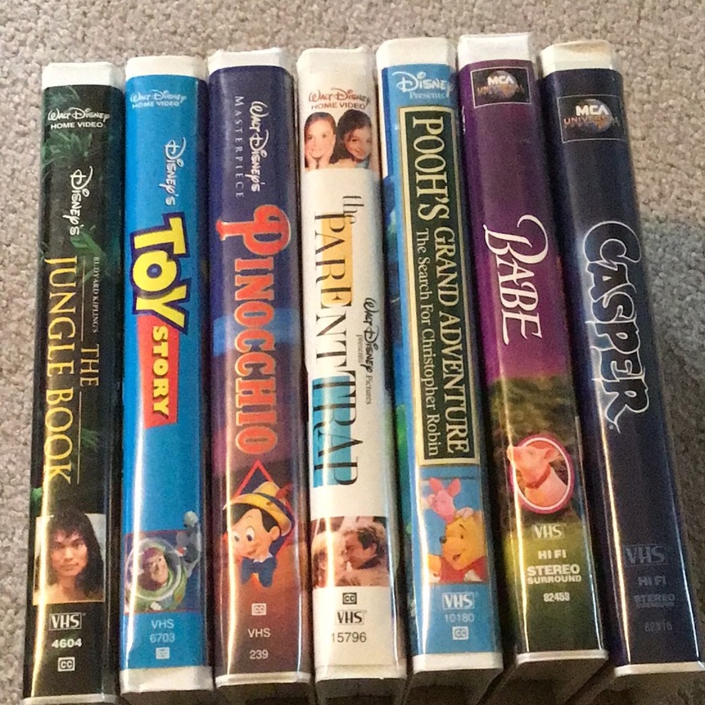 VHS tapes. 5 Disney and 2 MCA universal